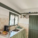 Traditional Maisonette Just 15' From Kalamata Tatil Evi