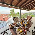 Tatil Evi Traditional Maisonette Just 15' From Kalamata