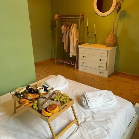 Traditional Maisonette Just 15' From Kalamata Дом отдыха