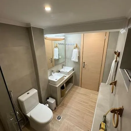 Feriehus Traditional Maisonette Just 15' From Kalamata *