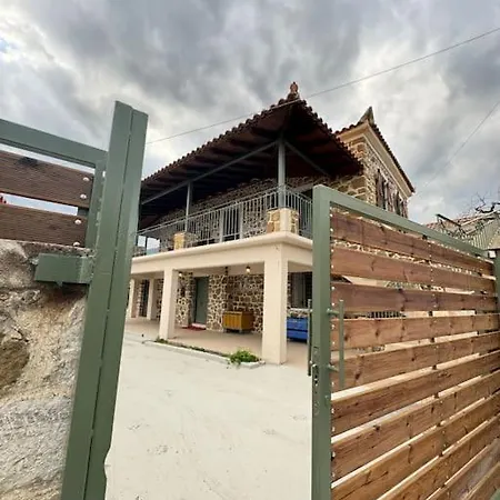 Traditional Two-story House Just 15' From Kalamata Holiday home