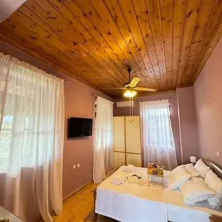 Traditional Two-story House Just 15' From Kalamata Holiday home Valira