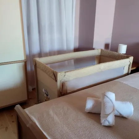 Traditional Maisonette Just 15' From Kalamata *