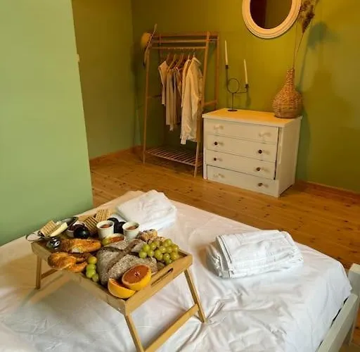 Traditional Maisonette Just 15' From Kalamata Дом отдыха