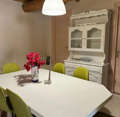 Traditional Maisonette Just 15' From Kalamata Valíra