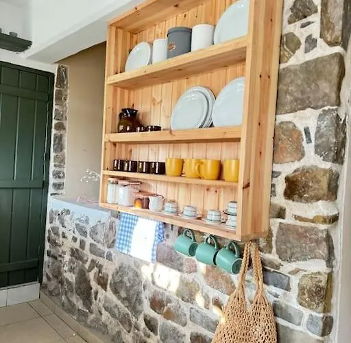 Дом отдыха Traditional Maisonette Just 15' From Kalamata