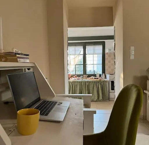 Traditional Maisonette Just 15' From Kalamata *