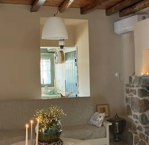 Traditional Maisonette Just 15' From Kalamata Дом отдыха Valira