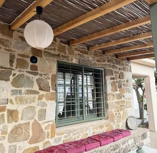 Traditional Maisonette Just 15' From Kalamata