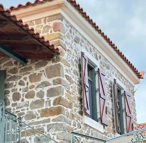 Semesterbostad Traditional Maisonette Just 15' From Kalamata