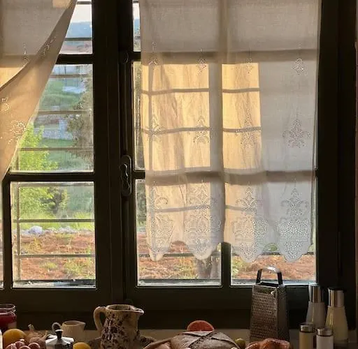 Дом отдыха Traditional Maisonette Just 15' From Kalamata