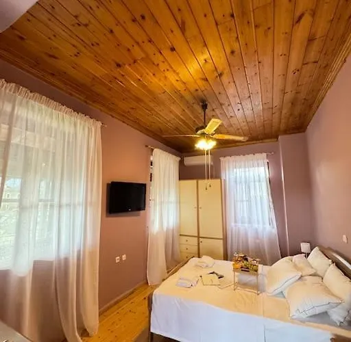 Traditional Maisonette Just 15' From Kalamata Semesterbostad Valíra